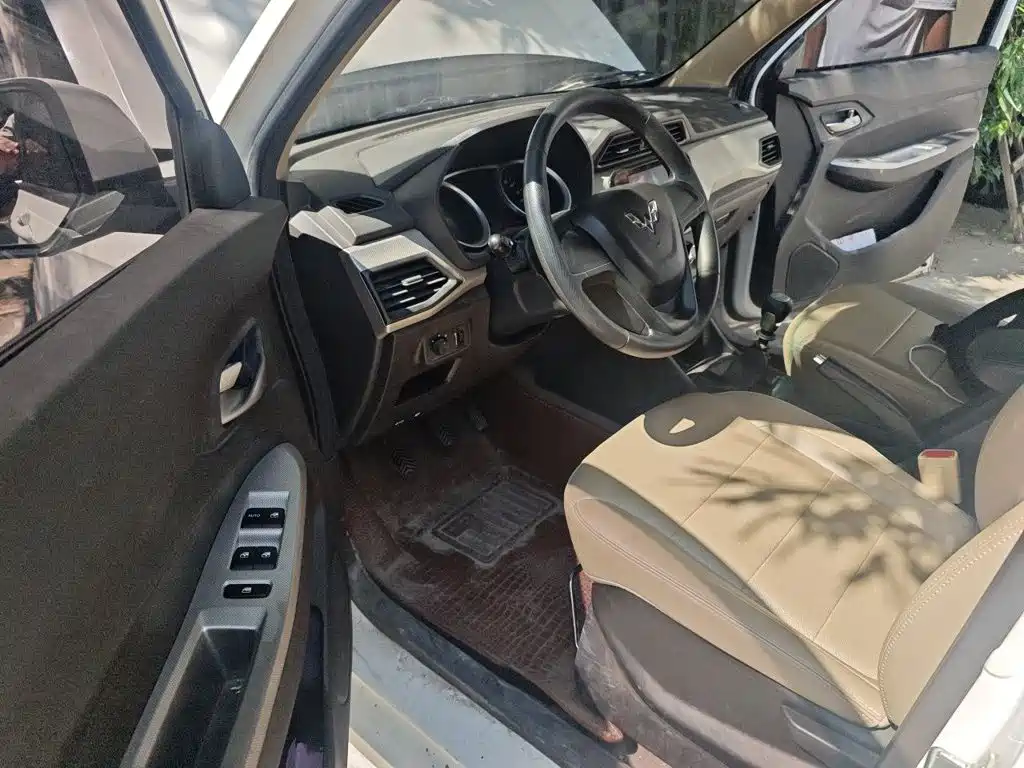 Wuling Hongguang — миниатюра 13