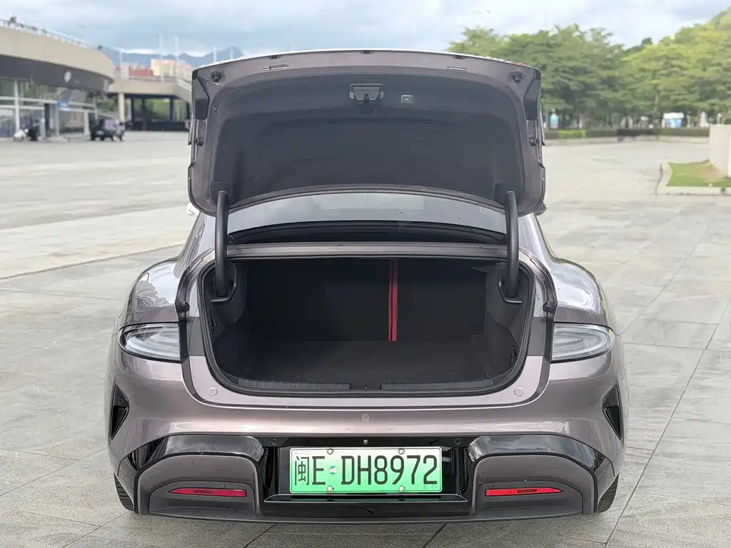 Xiaomi SU7 — миниатюра 10