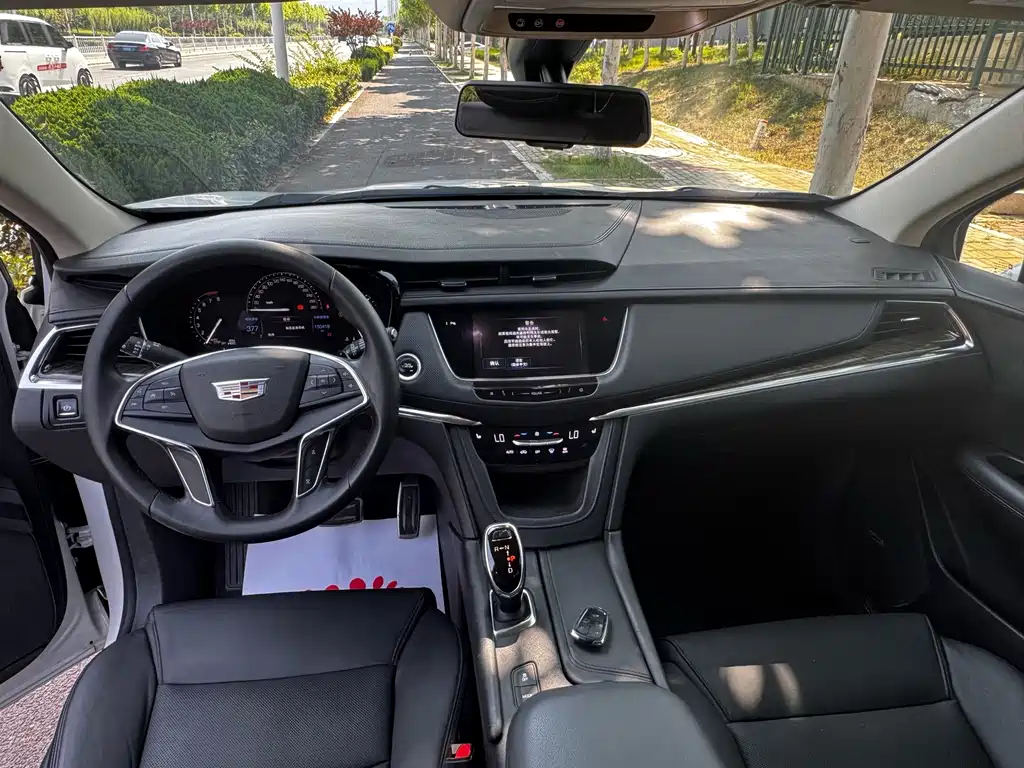 Cadillac XT5 — миниатюра 10