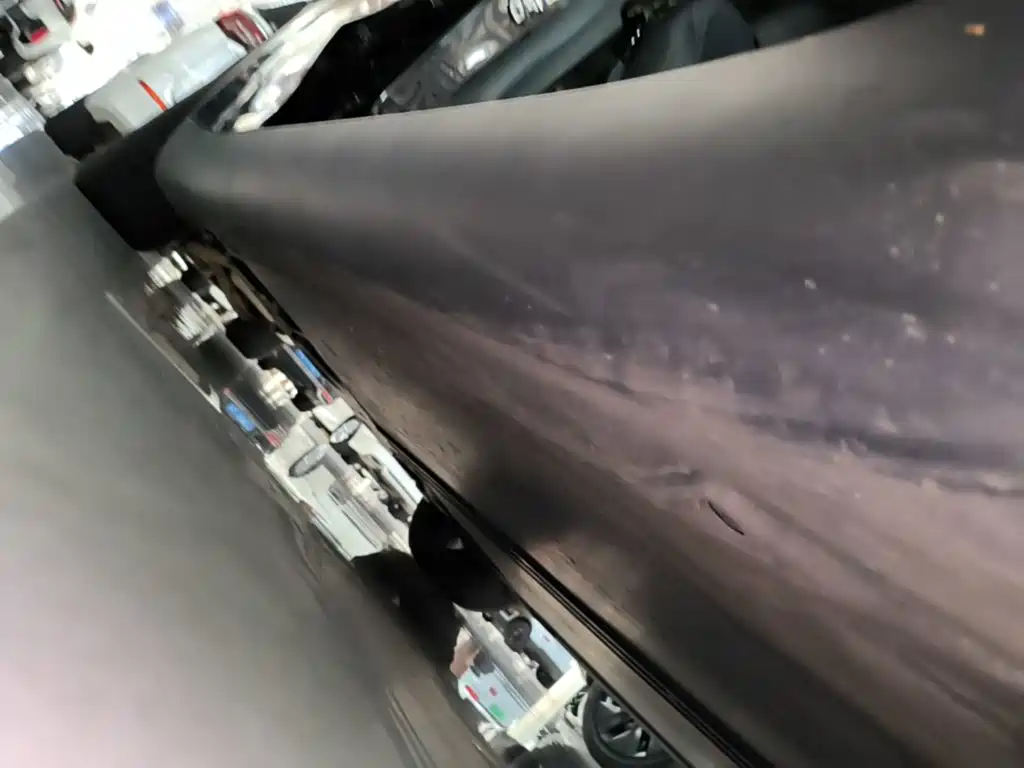 Tesla Model Y — миниатюра 21