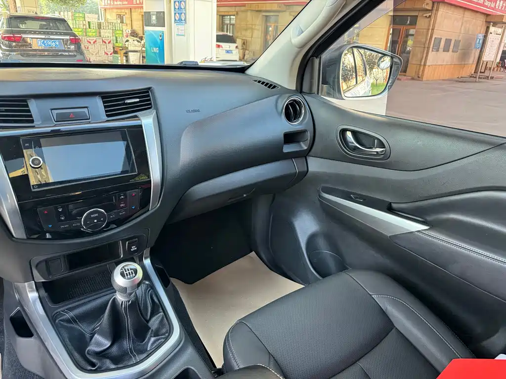 Nissan Terra — миниатюра 15