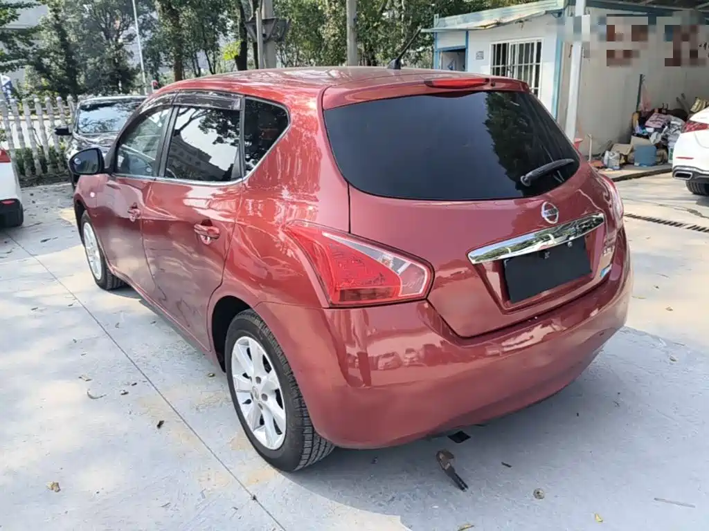 Nissan Tiida — миниатюра 5