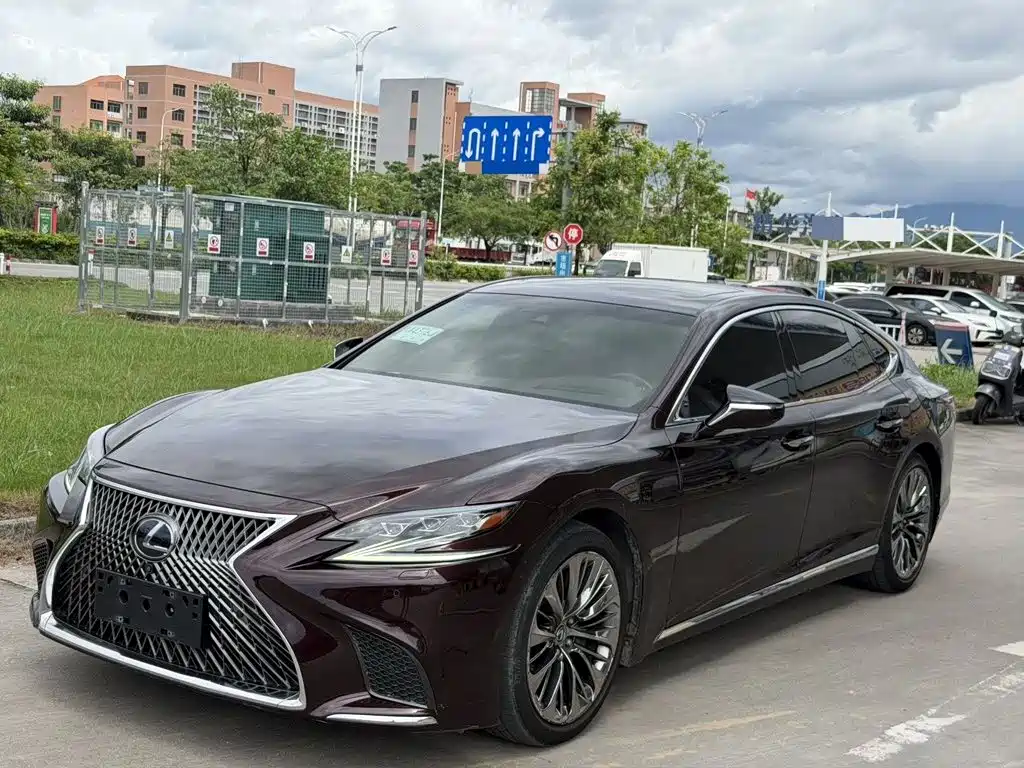 Lexus LS