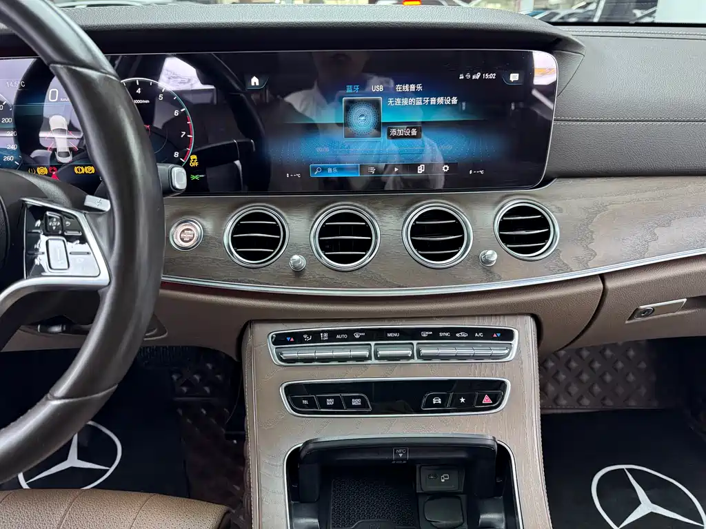 MERCEDES-BENZ E CLASS