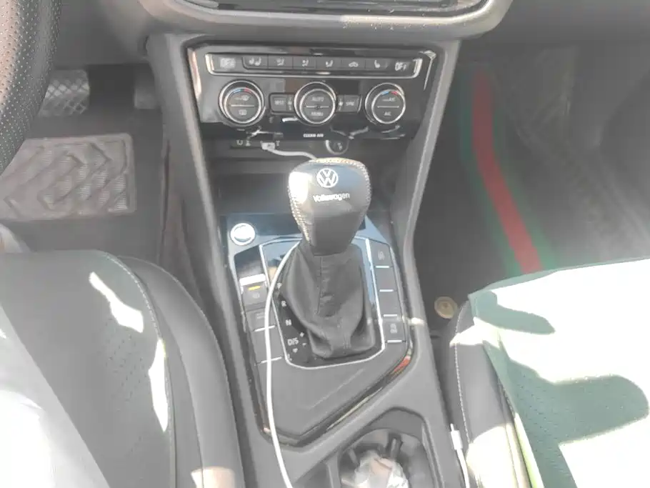 Volkswagen Tiguan L — миниатюра 16