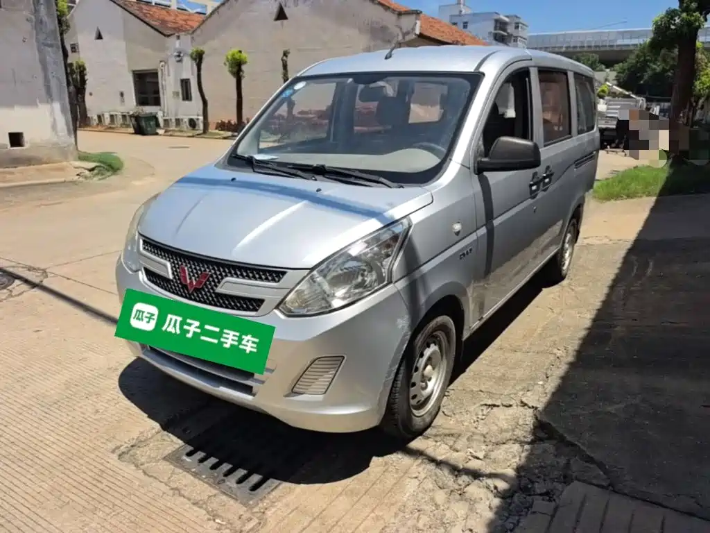 Wuling Rongguang V — миниатюра 2