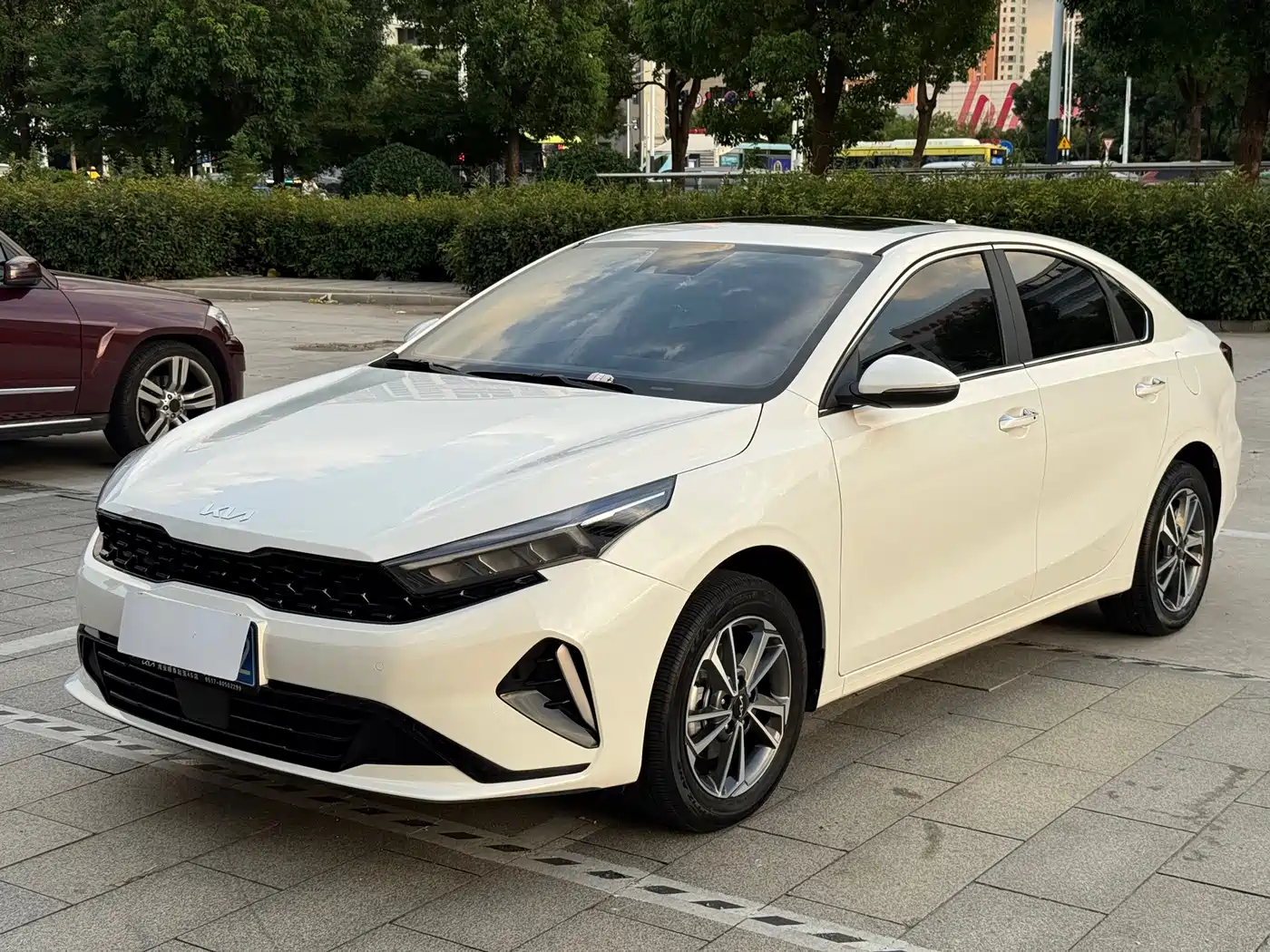 起亚K3 2024款 1.5L CVT豪华智享版 2024
