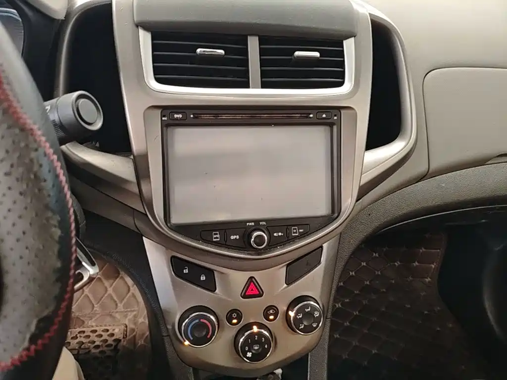 Chevrolet Aveo — миниатюра 13