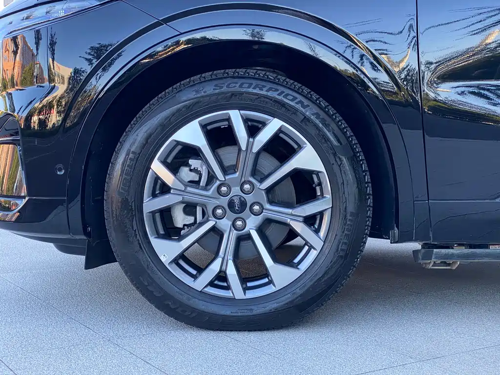 Ford Edge — миниатюра 12
