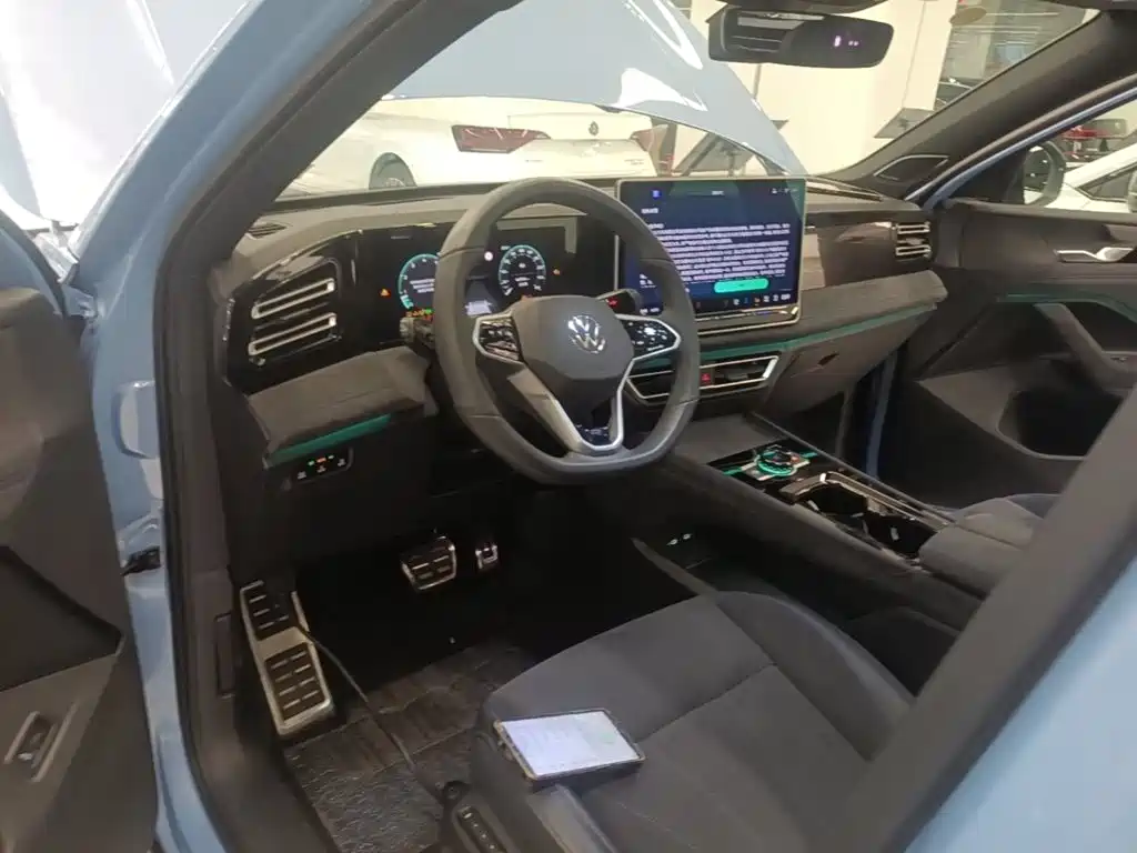 Volkswagen Tiguan L — миниатюра 16