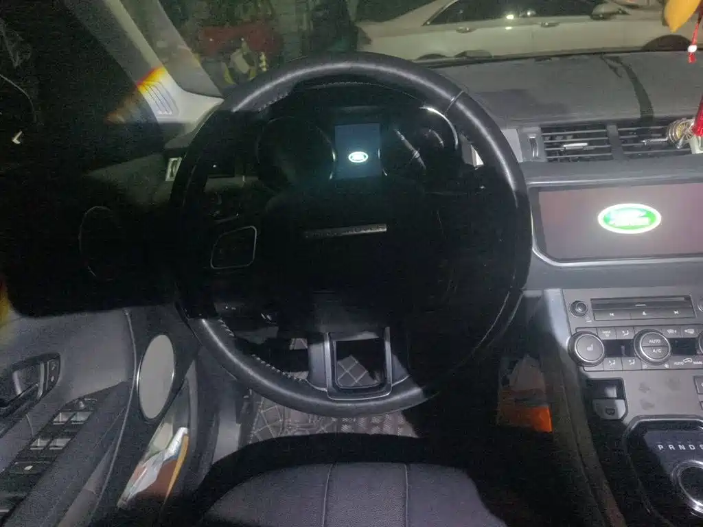 Land Rover Evoque — миниатюра 11