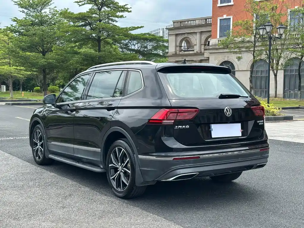 Volkswagen Tiguan L — миниатюра 15