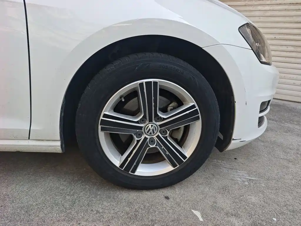 Volkswagen Golf — миниатюра 24