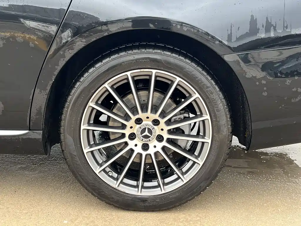 Mercedes-Benz E-Class — миниатюра 7