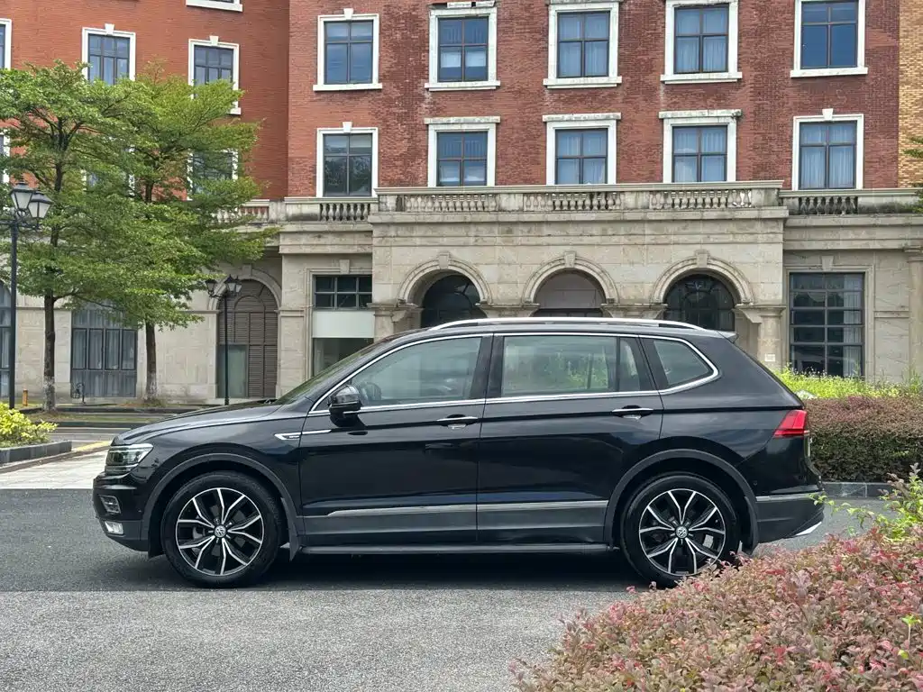Volkswagen Tiguan L — миниатюра 12