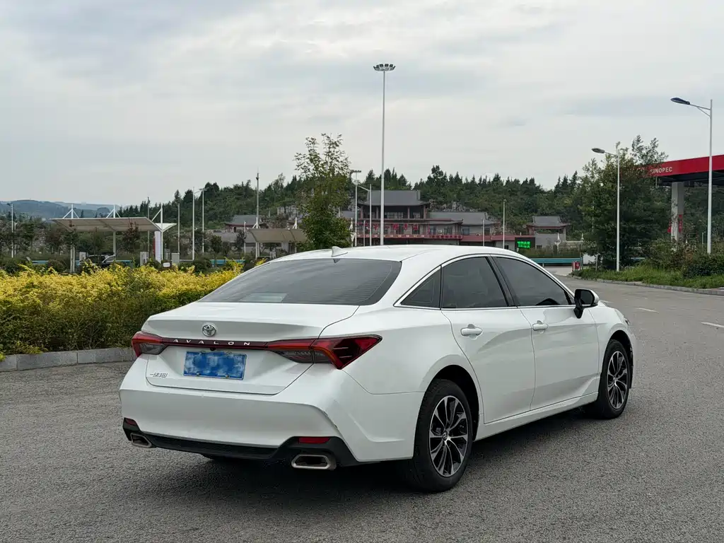 Toyota Avalon — миниатюра 8
