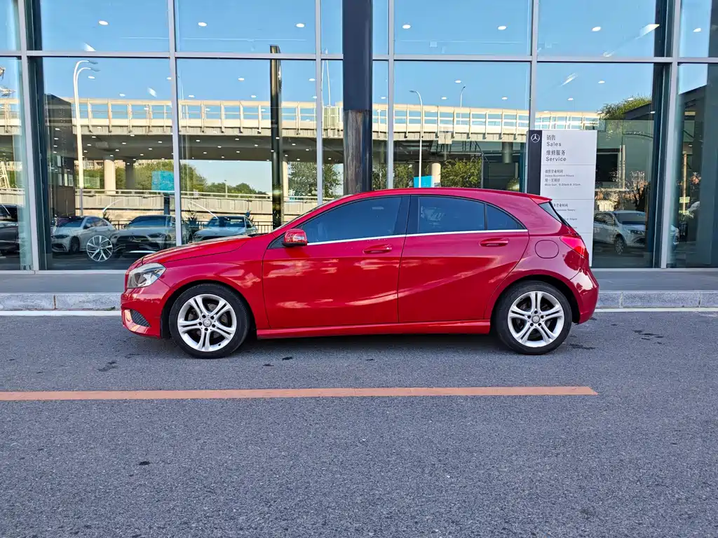 Mercedes-Benz A-Class (Import) — миниатюра 2