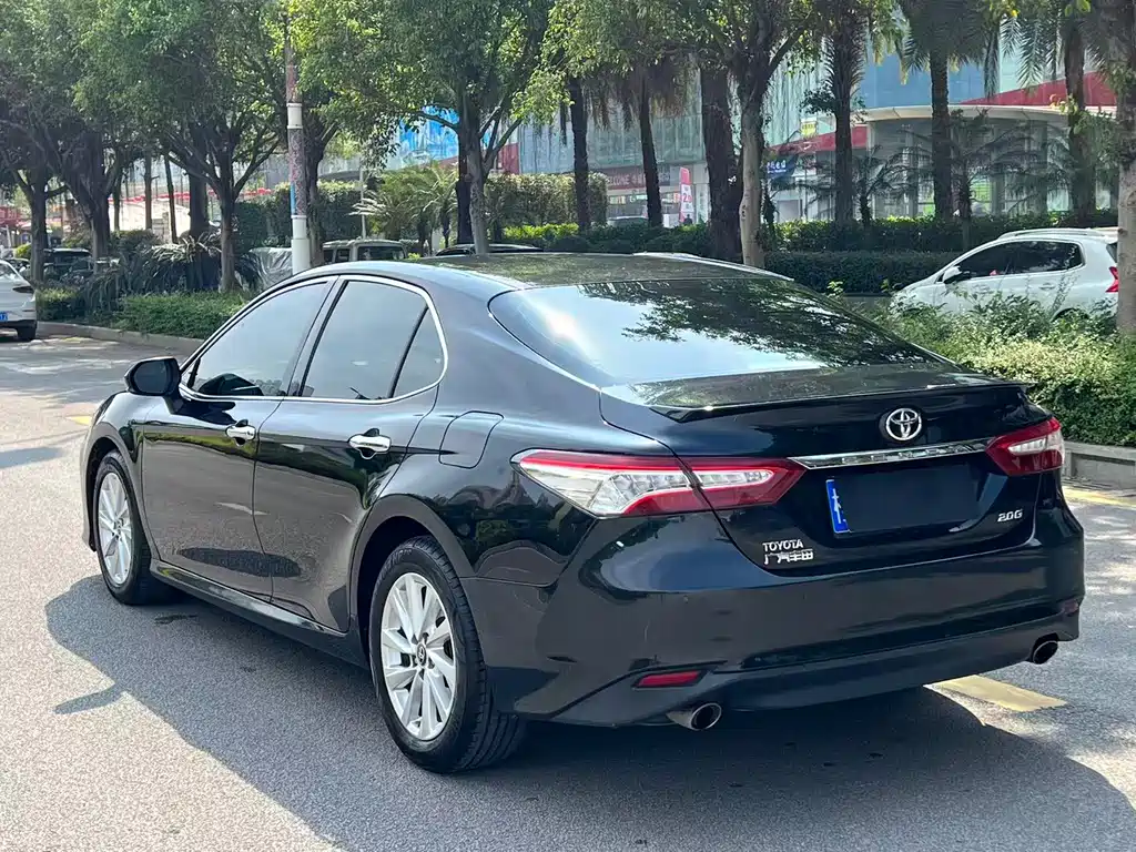 TOYOTA CAMRY