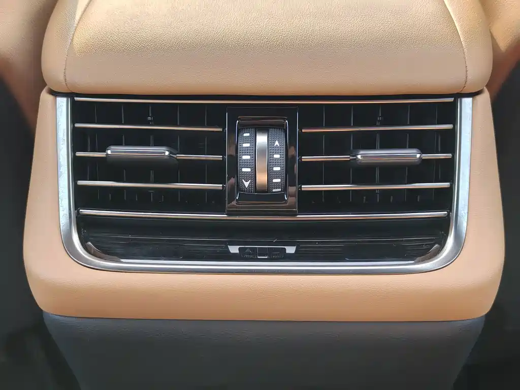 Lexus LS — миниатюра 10