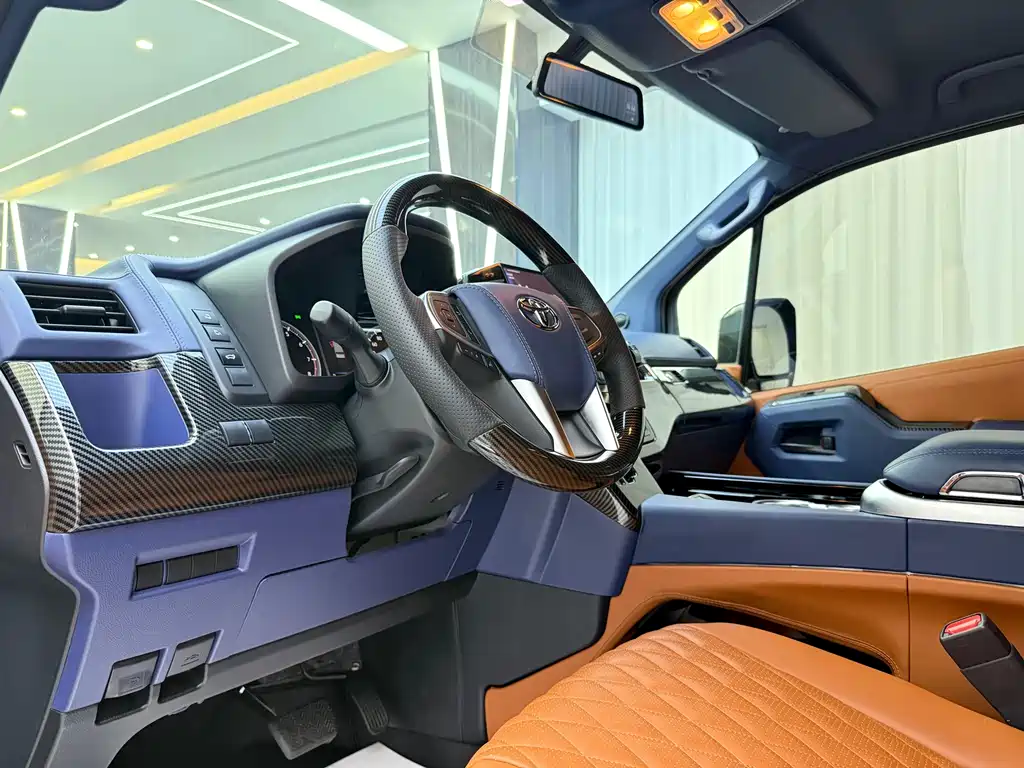 Toyota Hiace — миниатюра 5