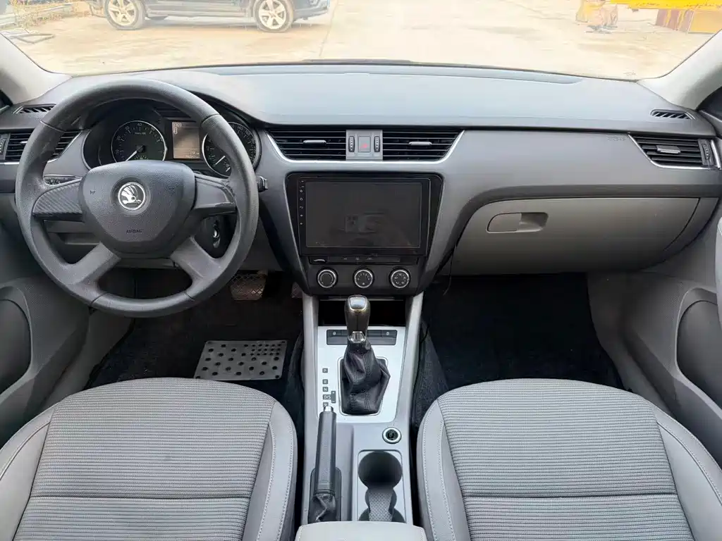 Skoda Octavia — миниатюра 5