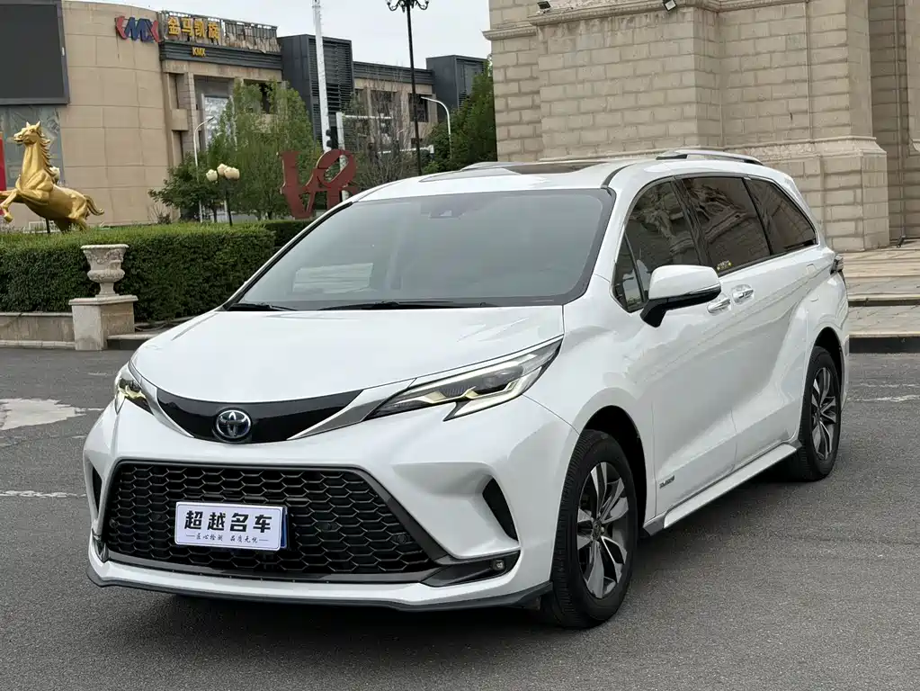 Toyota Granvia 2023
