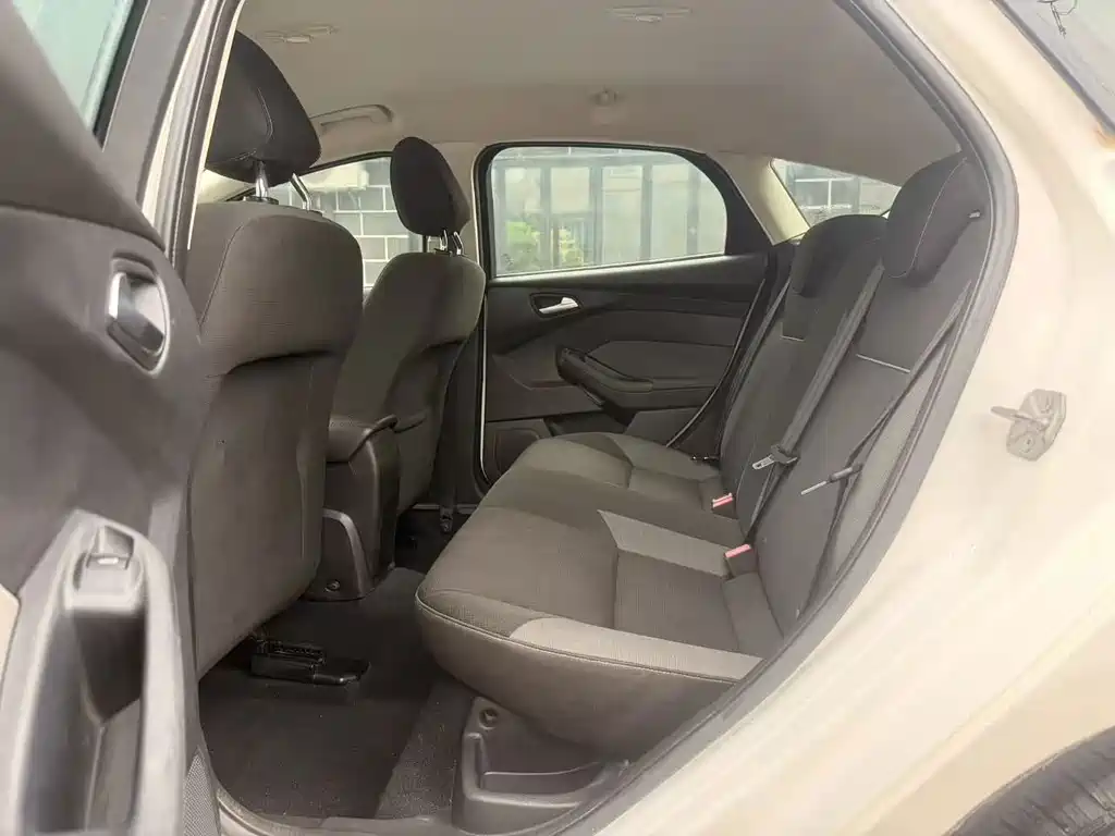 Ford Focus — миниатюра 11
