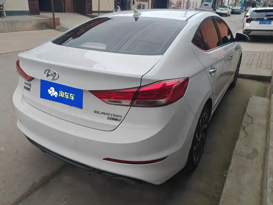 Hyundai Elantra — миниатюра 3