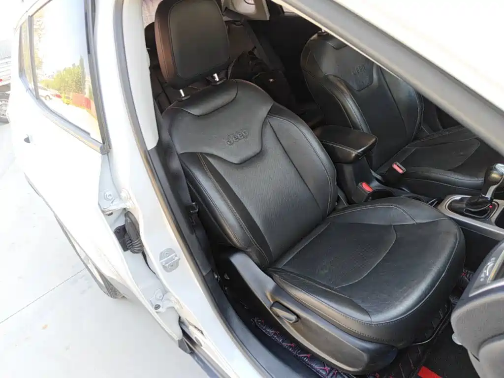 Jeep Compass — миниатюра 25