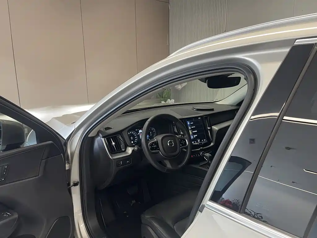 Volvo XC60 — миниатюра 20