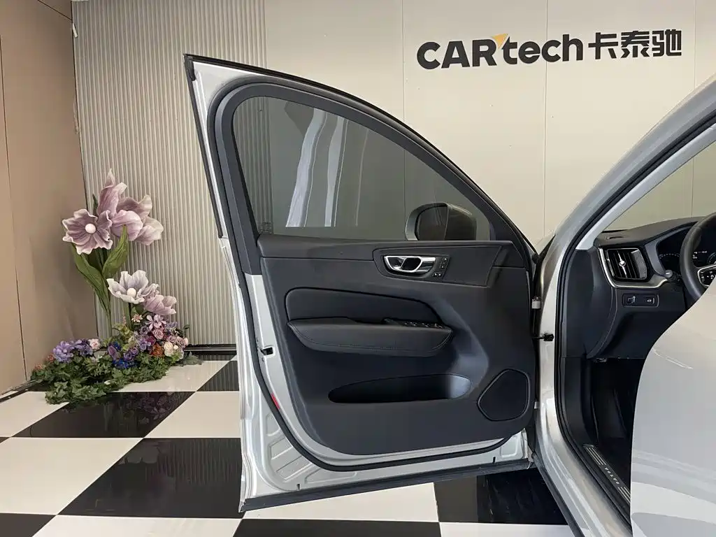Volvo XC60 — миниатюра 15