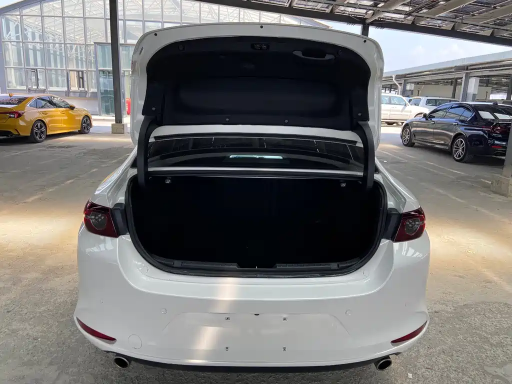 Mazda 3 Axela — миниатюра 11