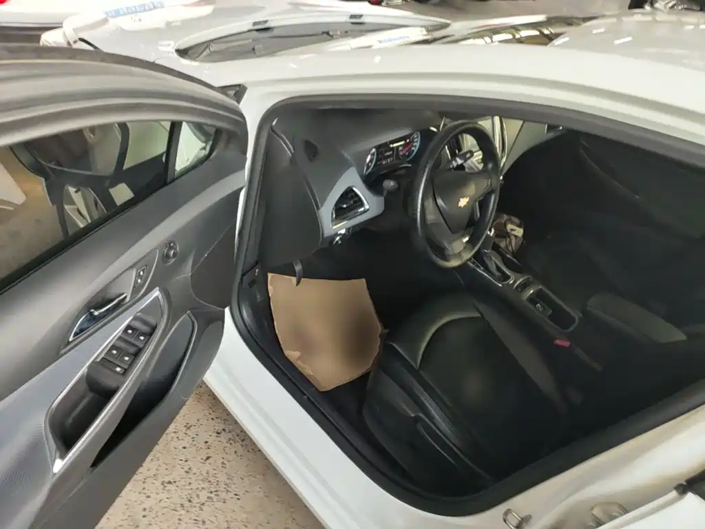 Chevrolet Cruze — миниатюра 16