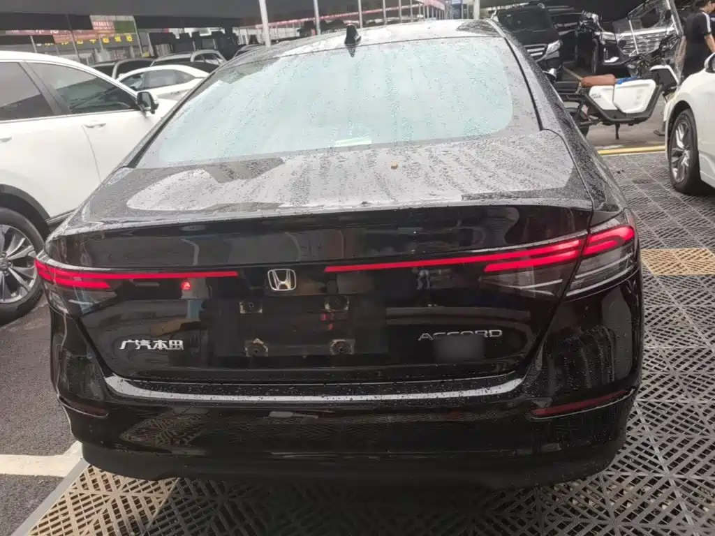 Honda Accord — миниатюра 6