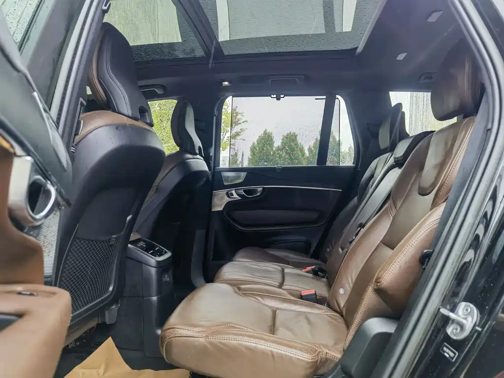 Volvo XC90 PHEV — миниатюра 16