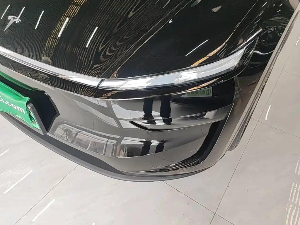 Tesla Model Y — миниатюра 24