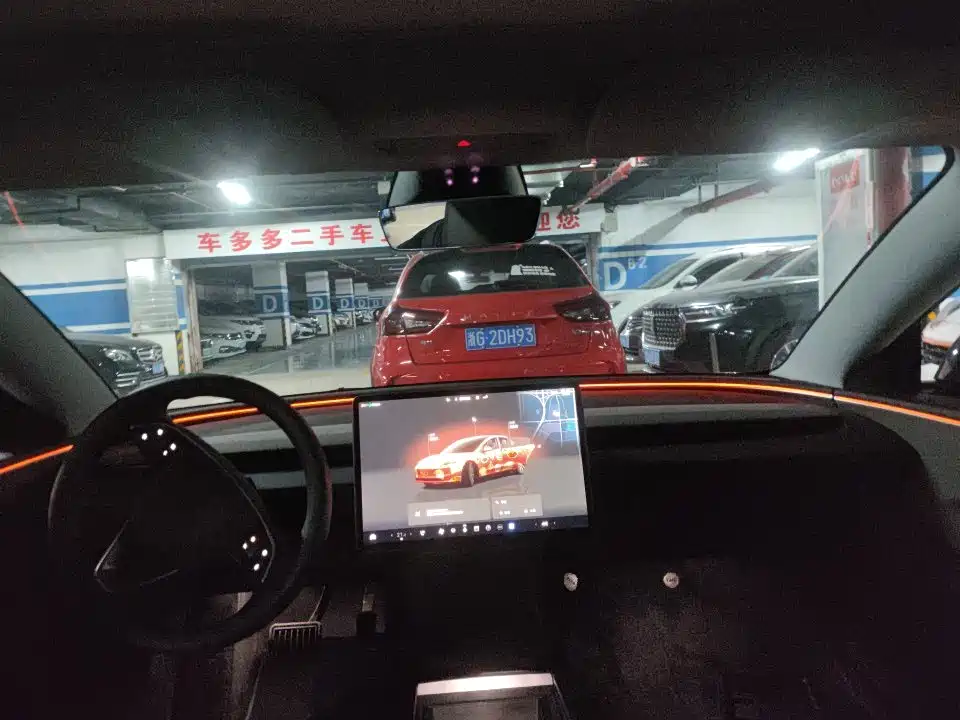 Tesla Model 3 — миниатюра 5