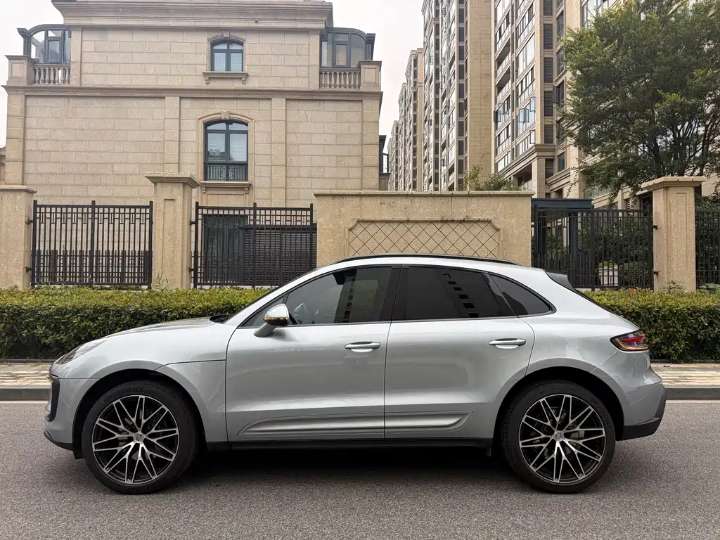 Porsche Macan — миниатюра 7