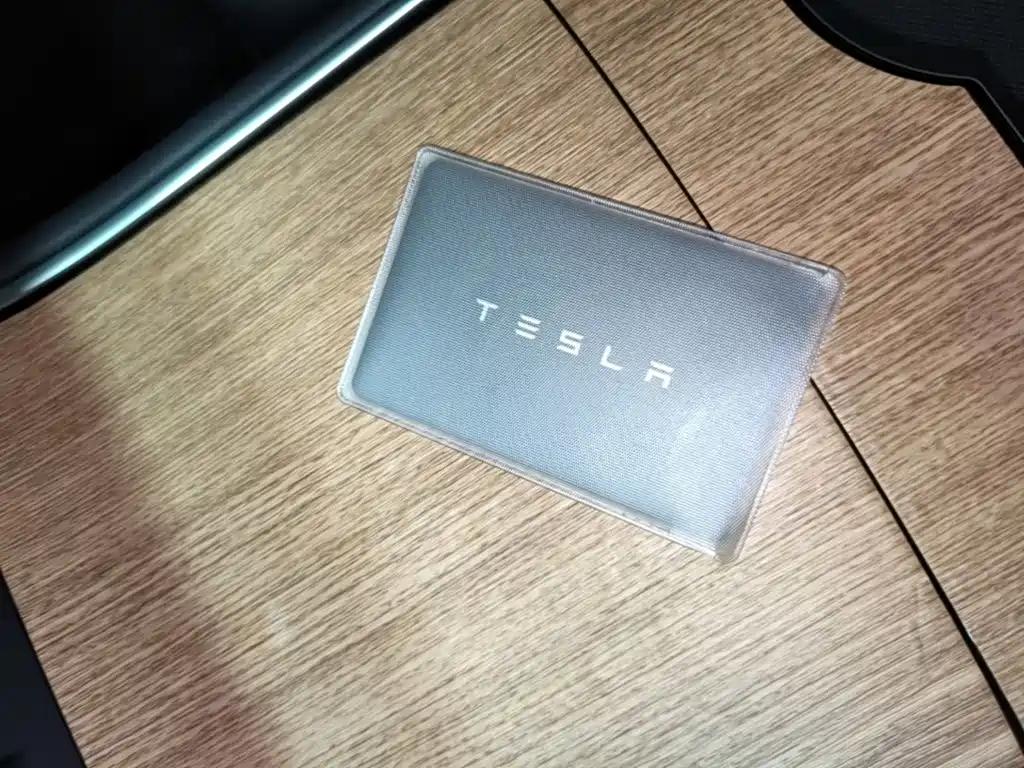 Tesla Model 3 — миниатюра 9