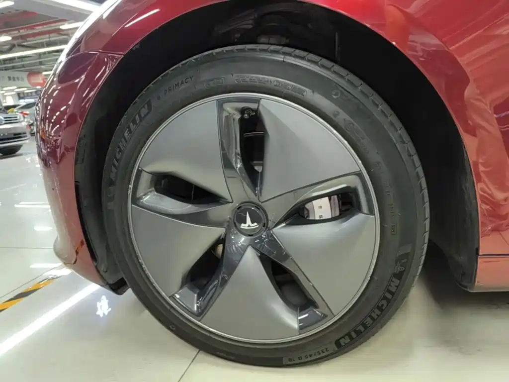 Tesla Model 3 — миниатюра 23