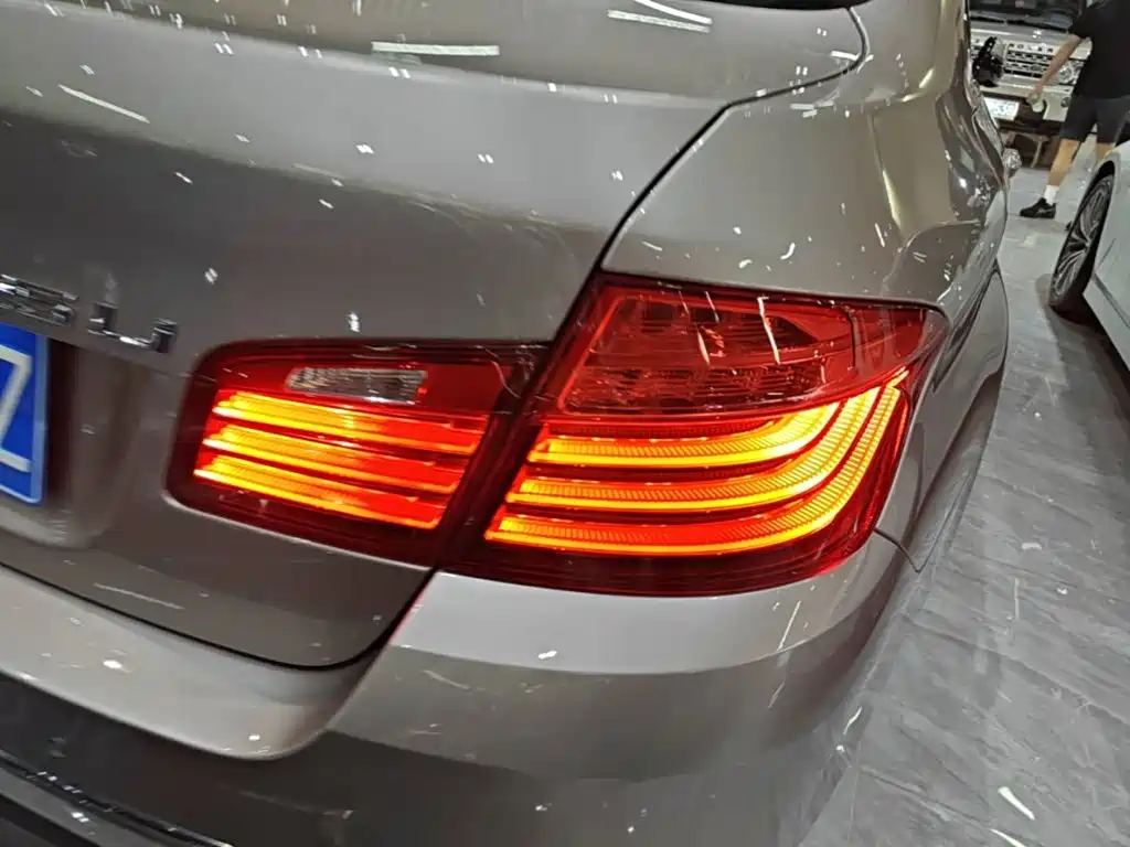 BMW 5 Series — миниатюра 8