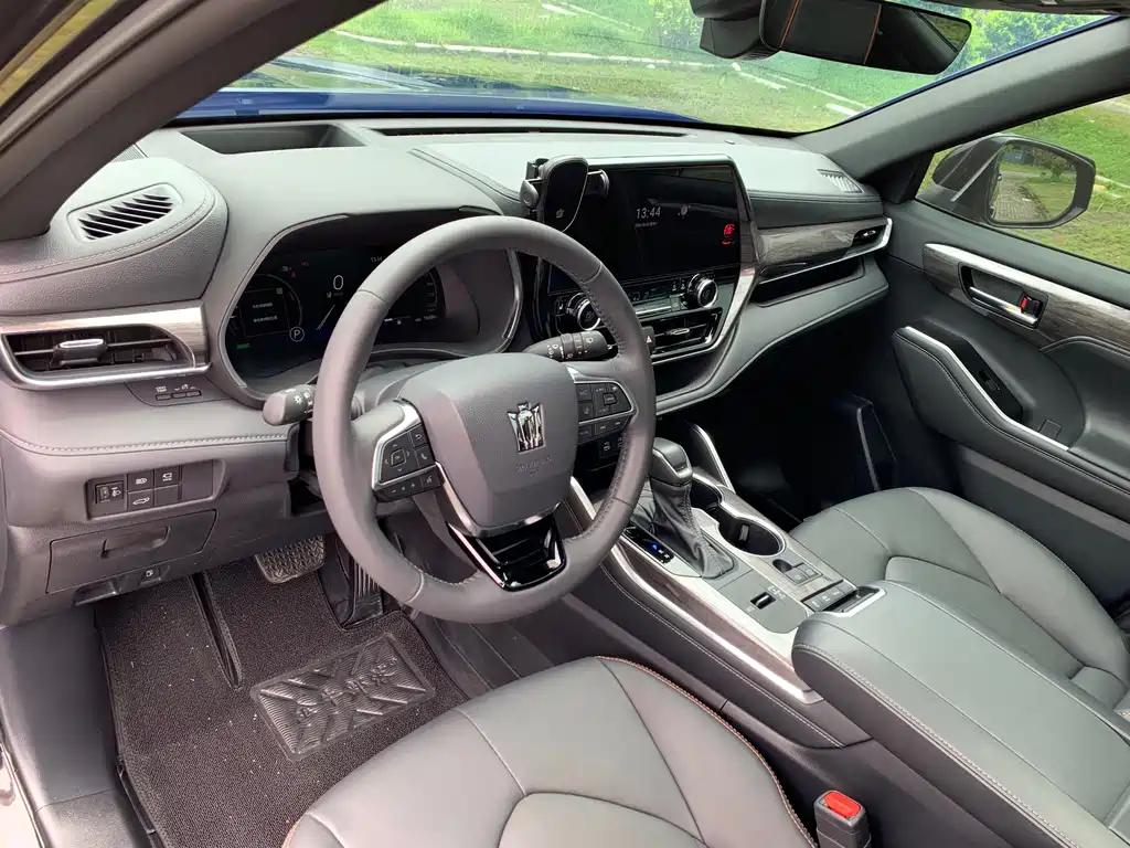 Toyota Crown Kluger — миниатюра 8