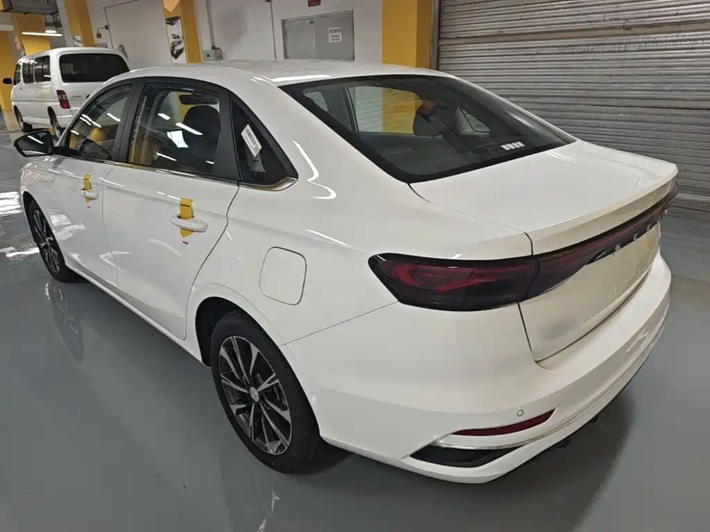 Geely Emgrand — миниатюра 5