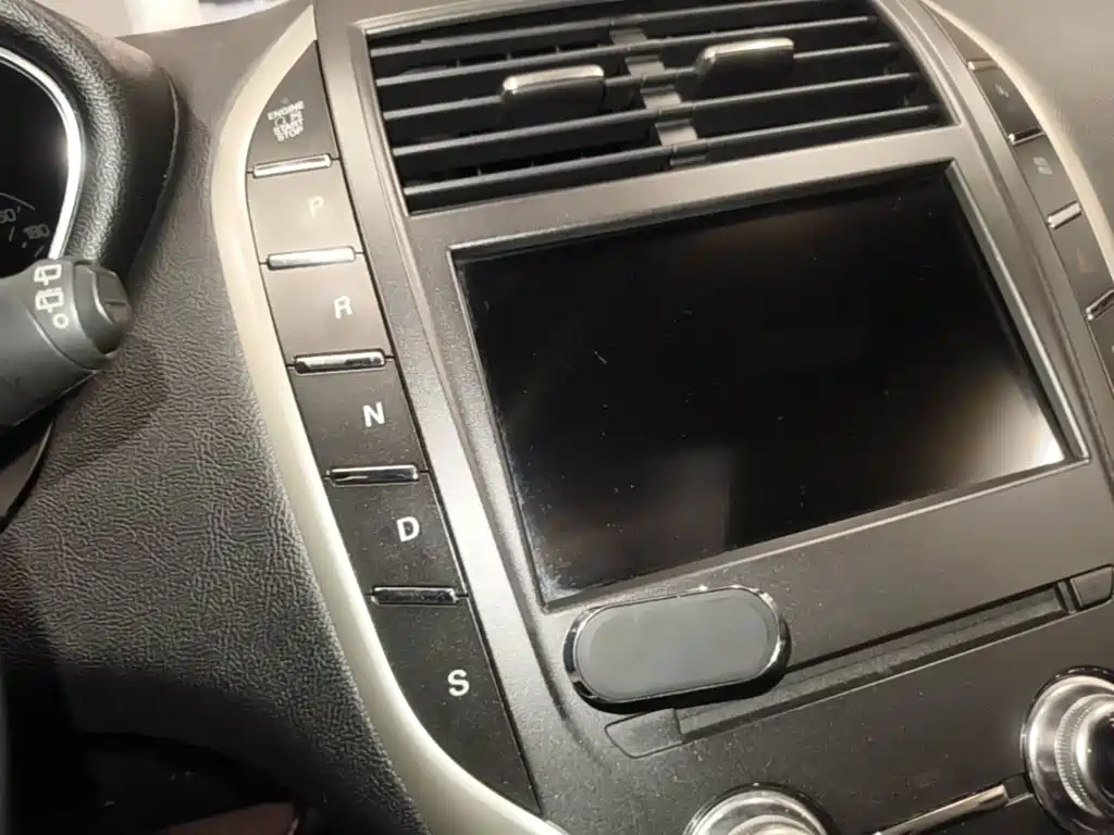 Lincoln MKC — миниатюра 14