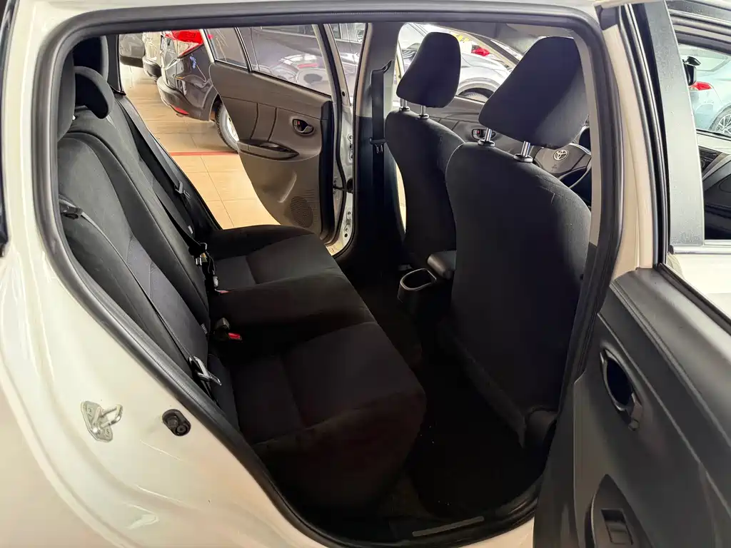 Toyota Yaris L — миниатюра 15