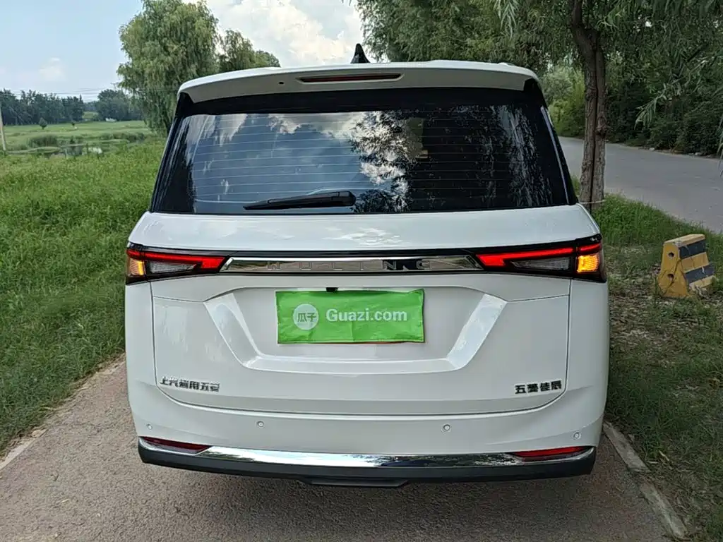Wuling Jiachen — миниатюра 6