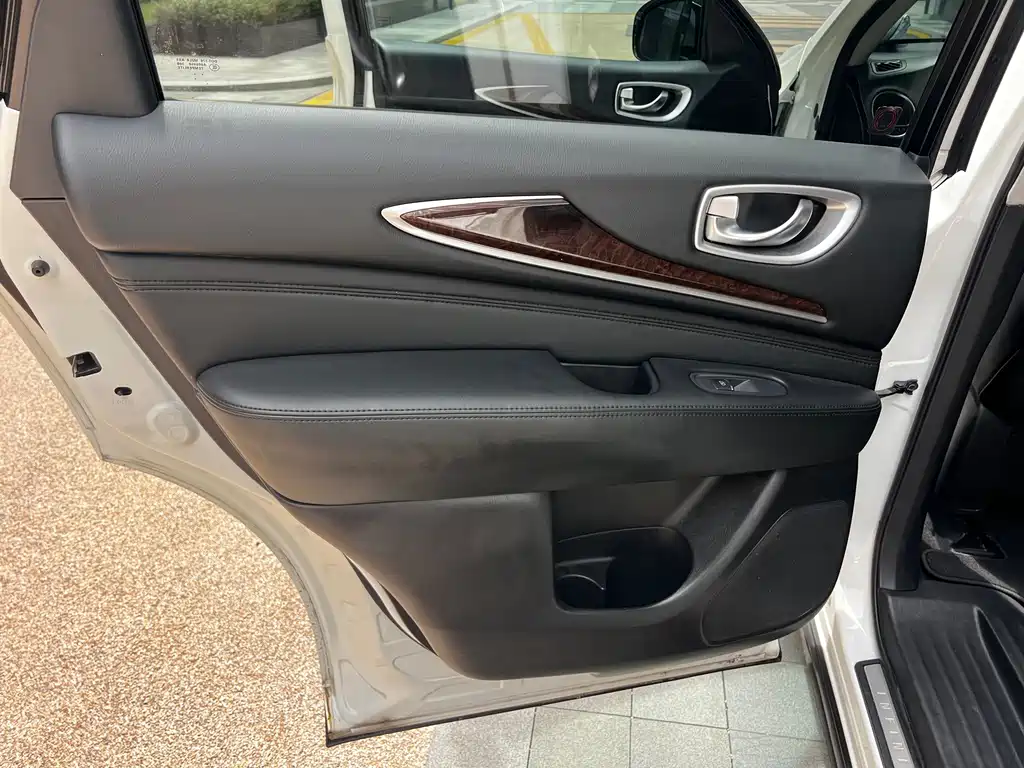 Infiniti JX — миниатюра 10