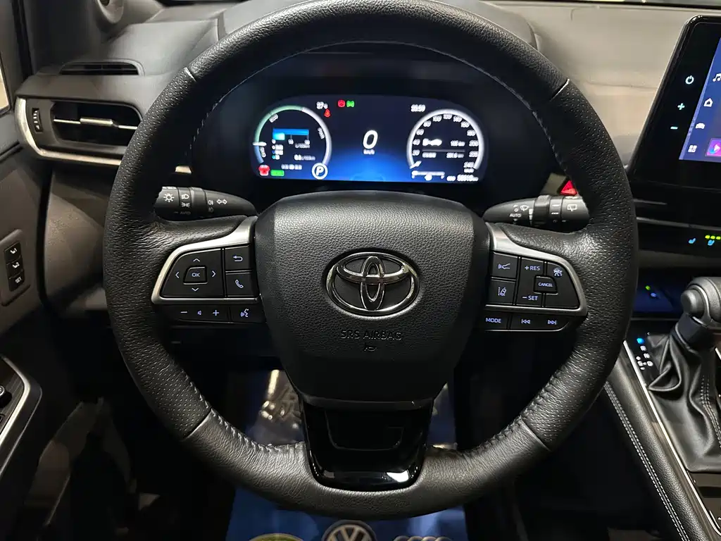 Toyota Granvia — миниатюра 11