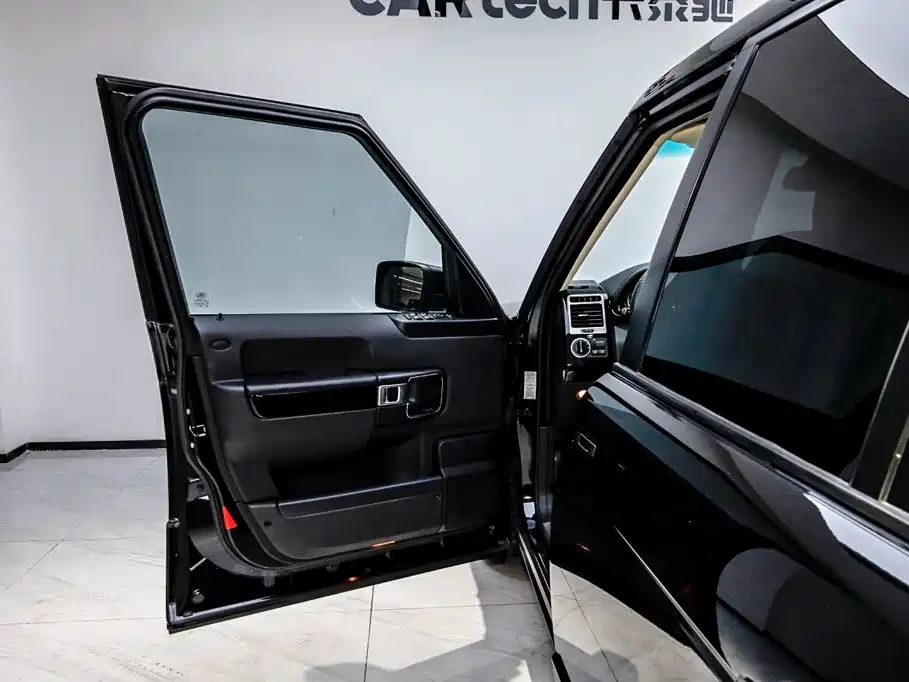 Land Rover Range Rover — миниатюра 8