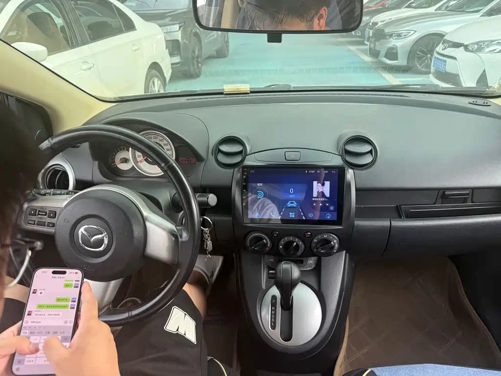 Mazda 2 — миниатюра 5